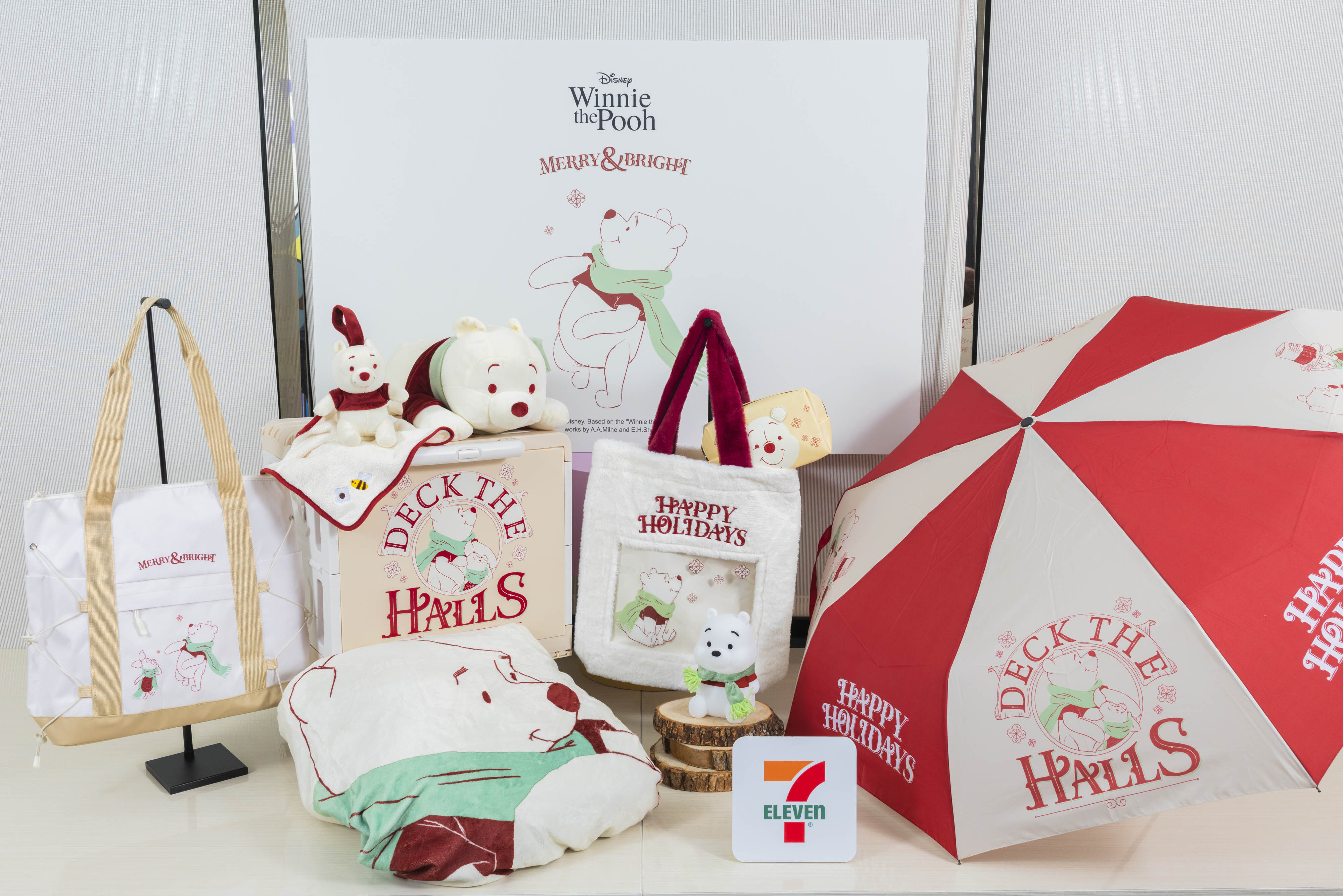 ▲▼7-11推出2025年聖誕福袋,集結9大人氣IP。(圖/業者提供)