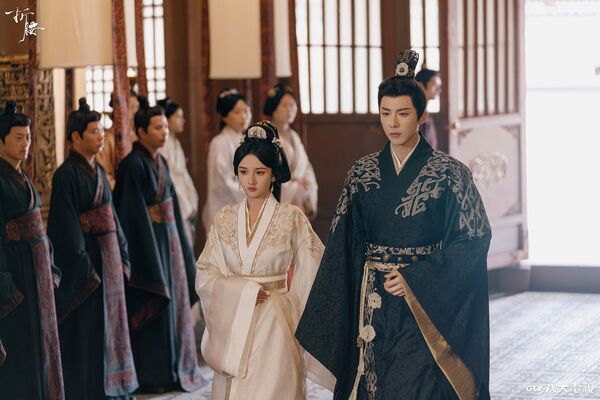 ▲《折腰》由宋祖兒、劉宇寧主演。(圖/八大電視提供)