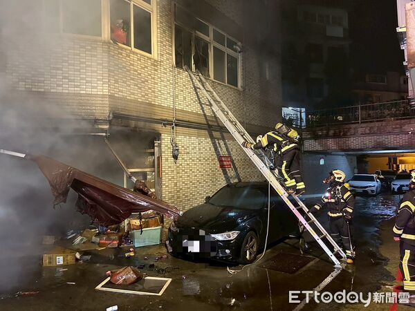 ▲▼桃園市場民宅火警。(圖/記者沈繼昌翻攝)