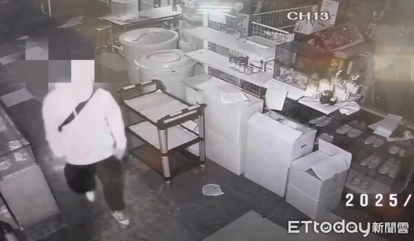 ▲台南麻豆九龍太子宮珍貴神像失竊,麻豆警方跨縣市拘提涉案竊嫌,成功尋回人間國寶陳啟村大師的作品卯兔星君金身。(記者林東良翻攝,下同)