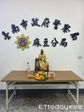 ▲台南麻豆九龍太子宮珍貴神像失竊,麻豆警方跨縣市拘提涉案竊嫌,成功尋回人間國寶陳啟村大師的作品卯兔星君金身。(記者林東良翻攝,下同)
