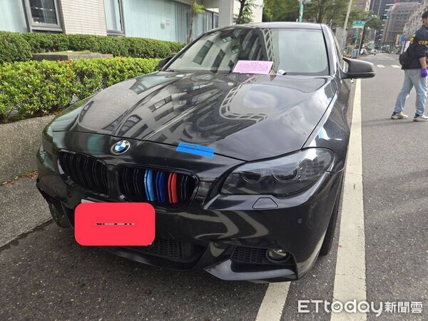 ▲台南市警五分局長期偵蒐後雷霆出擊,攻破以通訊行掩護的詐欺水房與地下賭場據點。(記者林東良翻攝,下同)