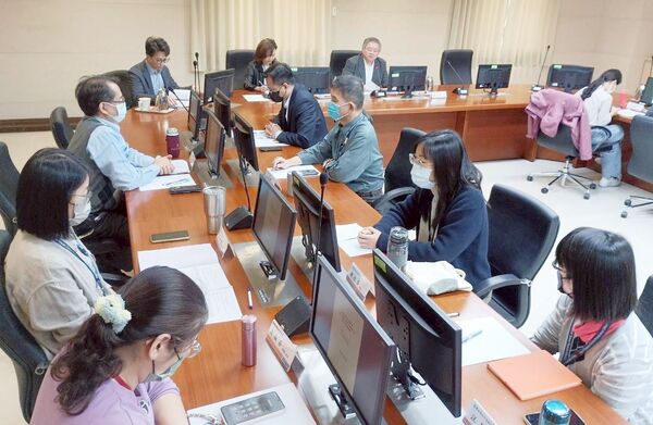 ▲桃檢今天召開的平台會議上,與各網絡單位進行業務交流,共同為毒品防制工作努力。(圖/桃園地檢署提供)