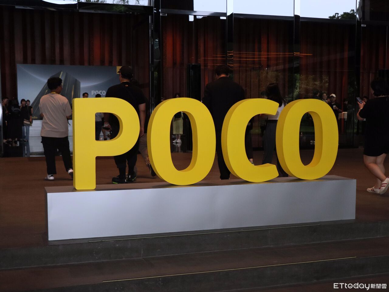 ▲▼ POCO F8系列 。(圖/記者蘇晟彥攝)