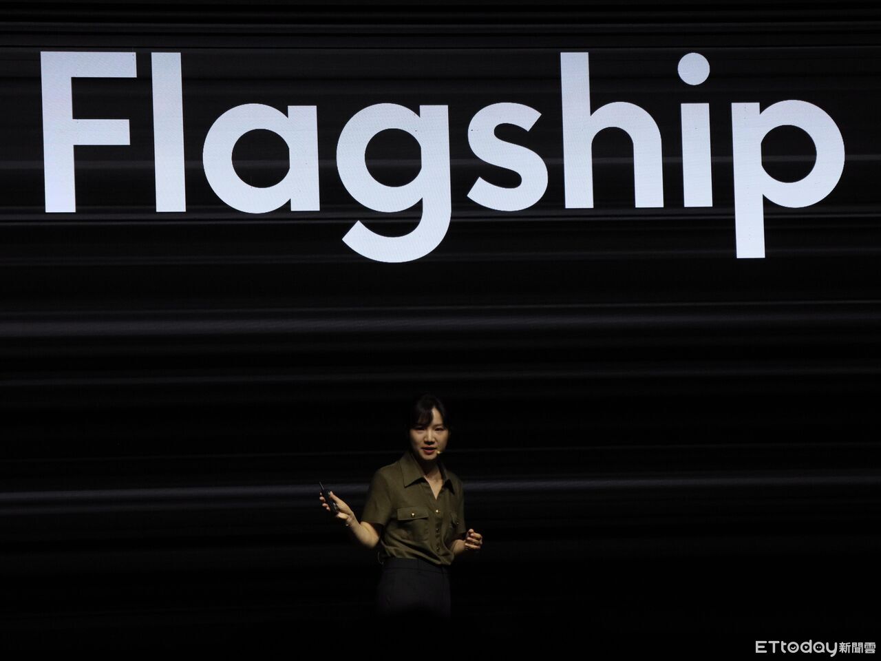 ▲▼ POCO F8系列 。(圖/記者蘇晟彥攝)