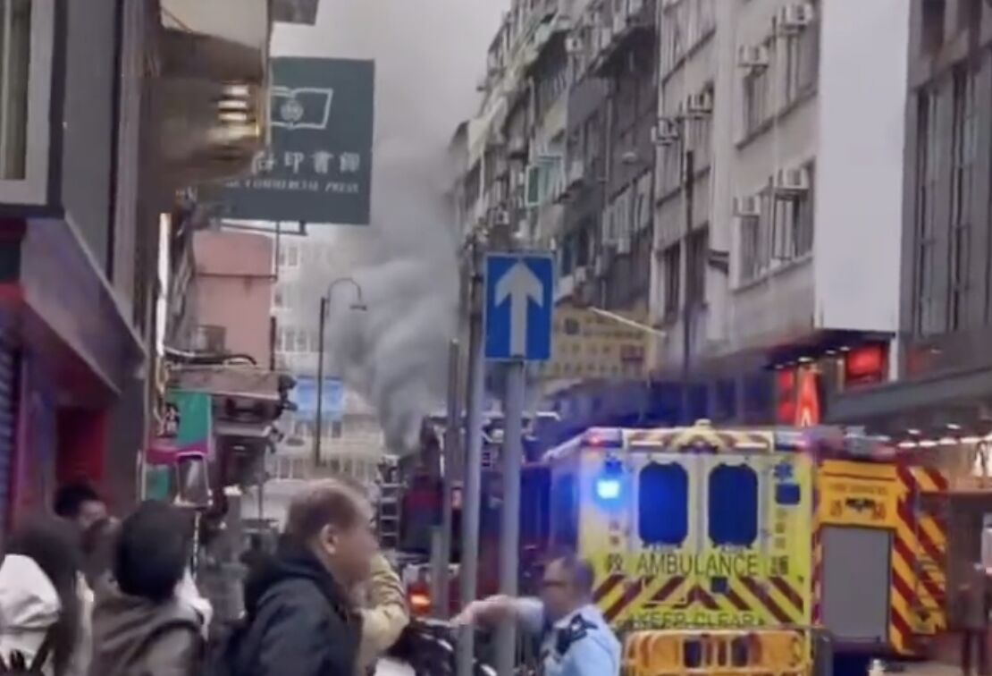 ▲香港尖沙咀火警。(圖/翻攝微博)