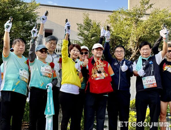 ▲超過千名跑者齊聚紅崴觀光工廠半程馬拉松,一同奔跑迎接冬日健康盛事。(圖/記者林東良翻攝,下同)