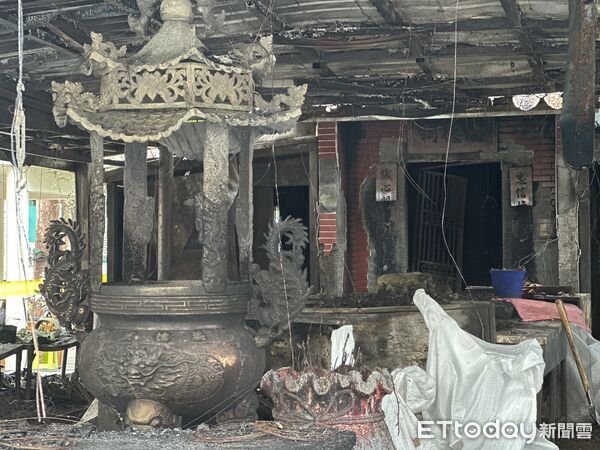 ▲▼台中27年土地公廟凌晨惡火燒成廢墟,竟是2名男孩蓄意縱火。(圖/記者許權毅攝,下同)