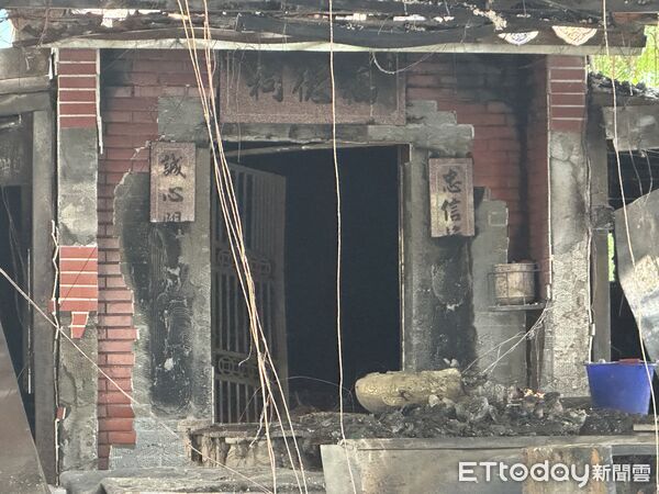 ▲▼台中27年土地公廟凌晨惡火燒成廢墟,竟是2名男孩蓄意縱火。(圖/記者許權毅攝,下同)
