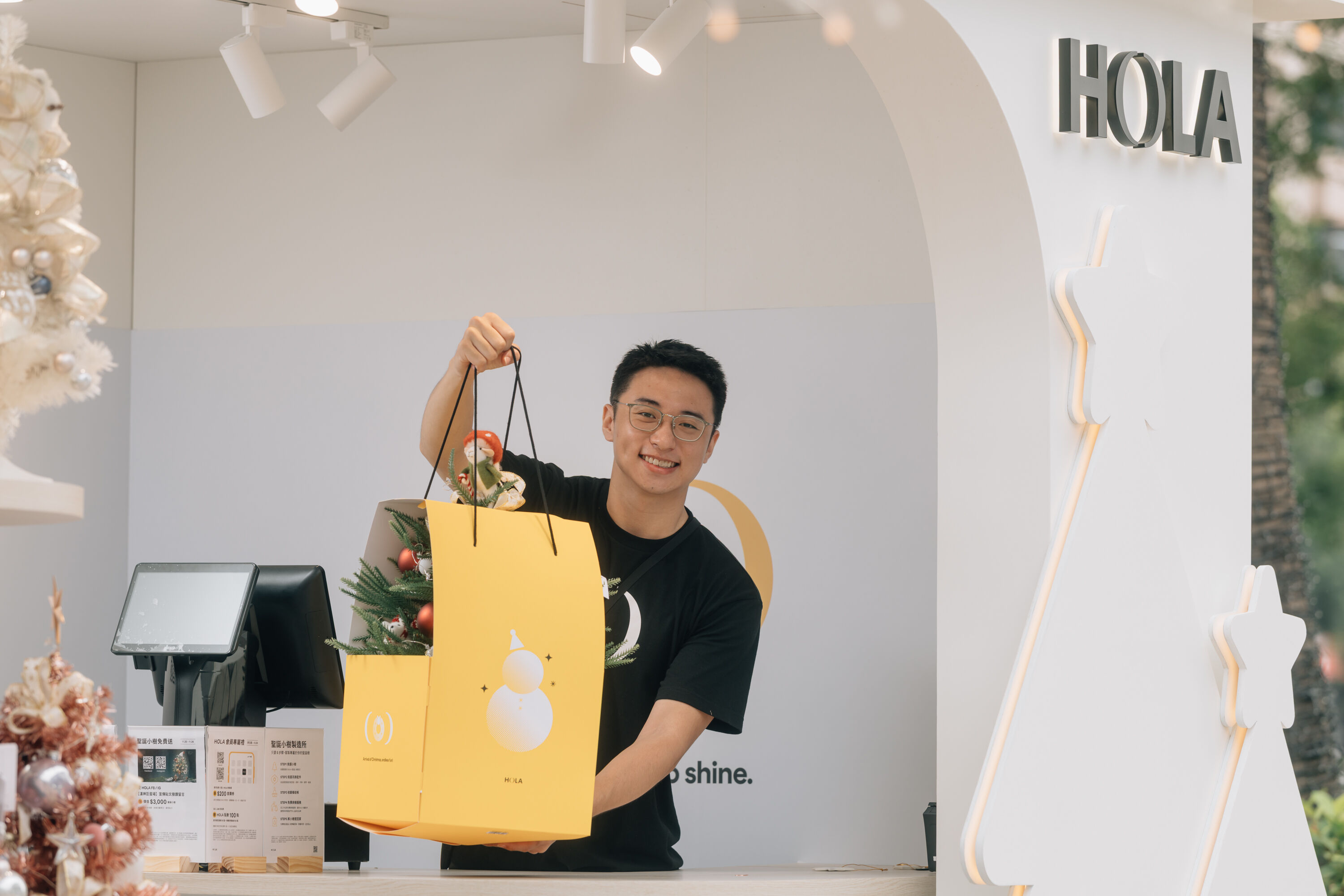 ▲HOLA「聖誕小樹製造所」限期回歸。(圖/業者提供)