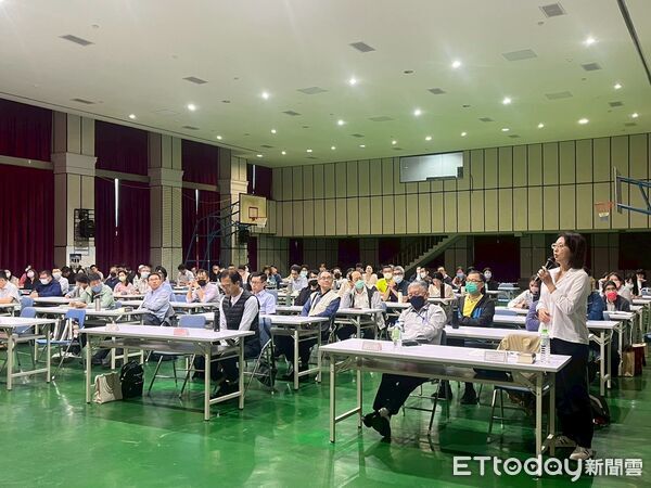 ▲南檢26日舉行地區政風業務聯繫會議,檢察長鍾和憲主持,邀集中央與地方政風主管逾百人與會。(記者林東良翻攝,下同)