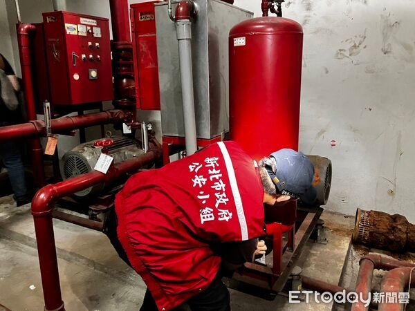 ▲▼新北市消防局有鑒於香港高樓大火,進行高樓搶救演練 。(圖/記者陳以昇翻攝)