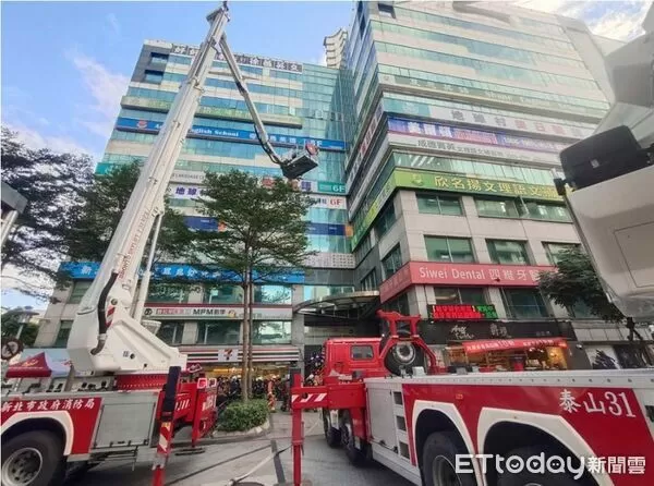 ▲▼新北市消防局有鑒於香港高樓大火,進行高樓搶救演練 。(圖/記者陳以昇翻攝)