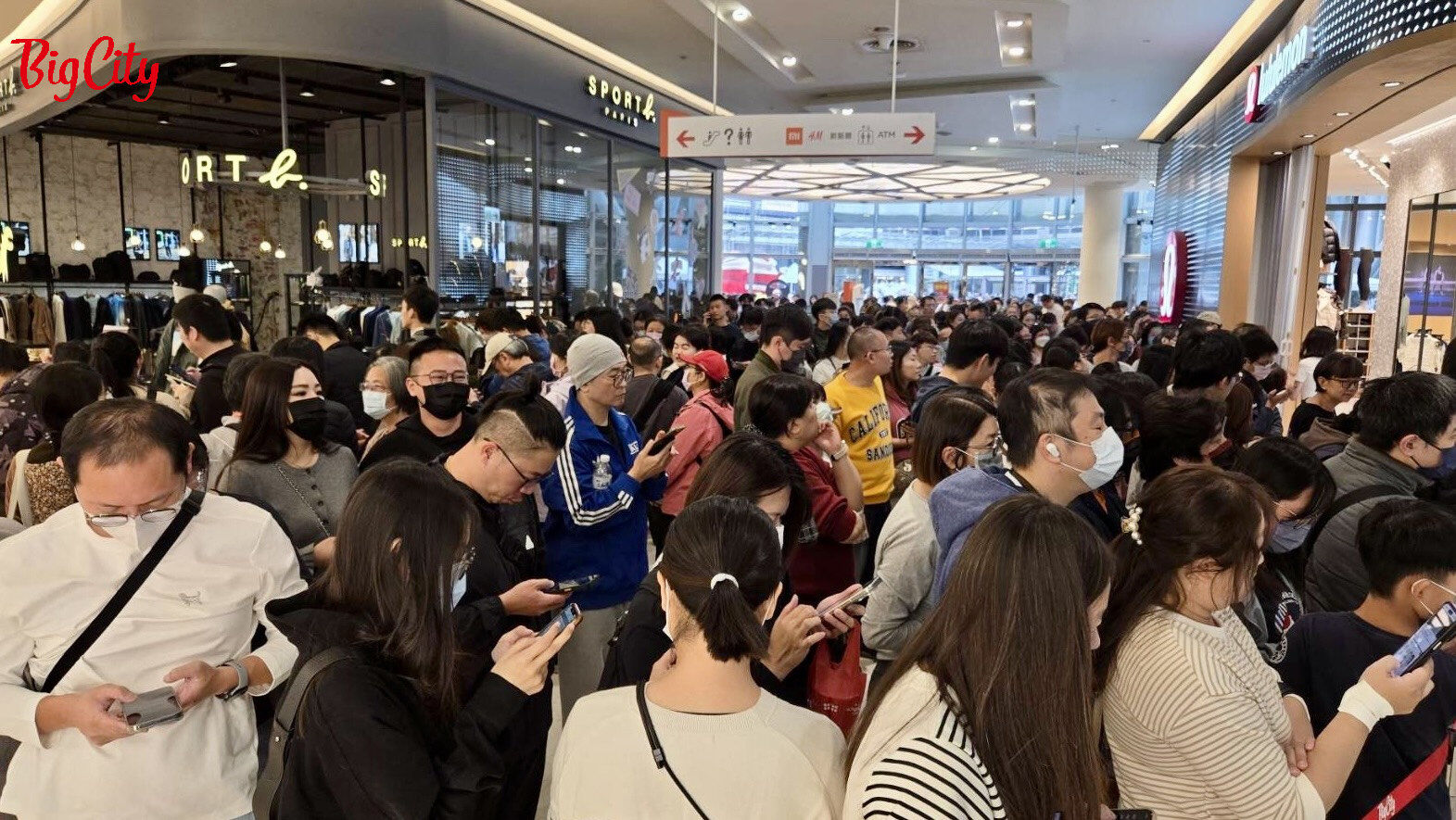 ▲新竹巨城購物中心2025年周年慶首日人潮。(圖/業者提供)