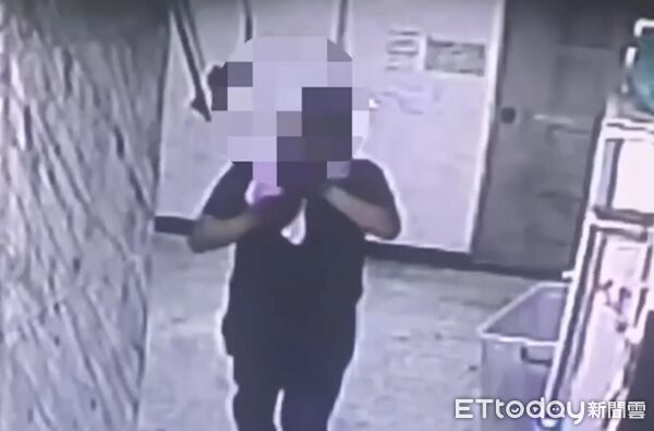 ▲▼▲黃姓慣竊儘管66歲,但是仍身手矯健,最高還爬到5樓闖空門。(圖/記者邱中岳翻攝)