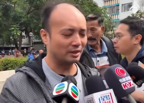 ▲鍾先生祈求妻子能盡快獲救。(圖/翻攝自微博,上同)