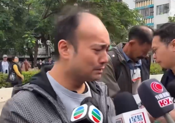 ▲▼宏福苑大火94死,他淚崩尋妻:斷聯前叫她撐下去。(圖/翻攝自微博)