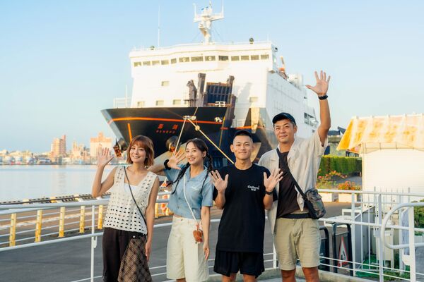 ▲莎莎(左起)、吳映潔(鬼鬼)、阿倉、姚元浩。登上澎湖輪,進行「海上廚神」任務。(圖/好看娛樂)