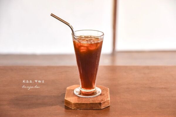 ▲▼台大公館「尖蚪」,隱身寶藏巖國際藝術村聚落的秘境咖啡!老屋空間飲料好喝。(圖/部落客周花花提供)