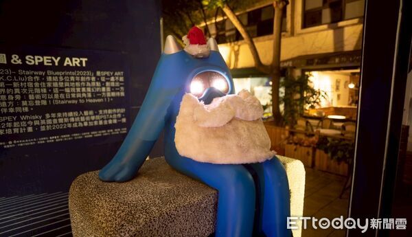 ▲藍晒圖聖誕小鎮巨型薑餅屋造景登場,11/29起化身台南冬季打卡聖地。(記者林東良翻攝,下同)