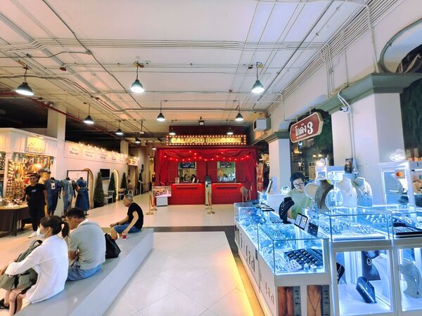 ▲▼「Calypso Cabaret Show克里普索人妖秀」,曼谷河濱夜市Asiatique必看。(圖/部落客珊莎提供)