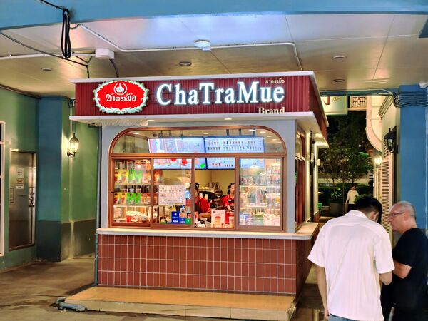 ▲▼「Calypso Cabaret Show克里普索人妖秀」,曼谷河濱夜市Asiatique必看。(圖/部落客珊莎提供)