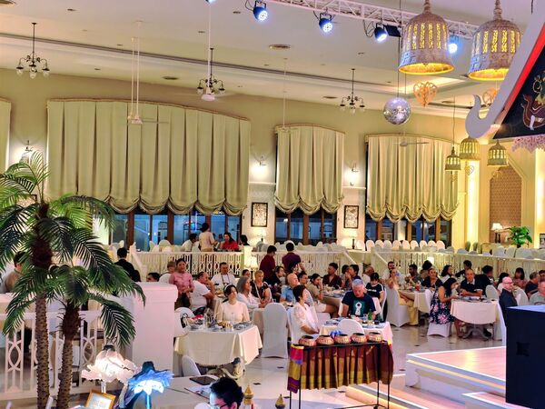 ▲▼「Calypso Cabaret Show克里普索人妖秀」,曼谷河濱夜市Asiatique必看。(圖/部落客珊莎提供)