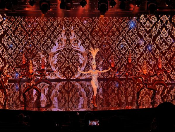 ▲▼「Calypso Cabaret Show克里普索人妖秀」,曼谷河濱夜市Asiatique必看。(圖/部落客珊莎提供)