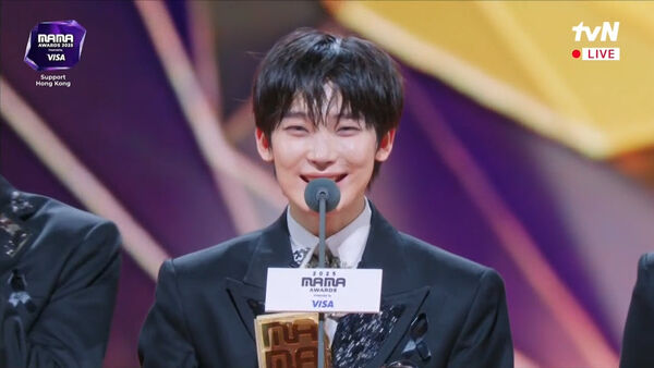 ▲▼MAMA/Rosé奪年度歌曲! ENHYPEN奪大賞台上痛哭:最棒5週年禮物。(圖/翻攝自MyVideo)