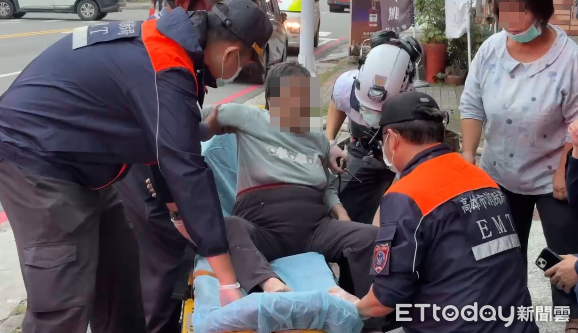 ▲▼快訊/高雄透天厝今晨火災 外籍女看護獲救發抖哭了。(圖/民眾提供)