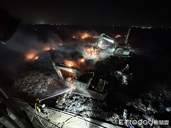 ▲▼ 澎湖縣湖西鄉紅羅村垃圾衛生掩埋場起火,警義消花費45小時終於撲滅。(圖/地方中心翻攝,下同)