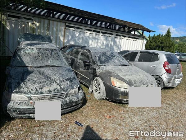 ▲▼因馬太鞍溪堰塞湖潰壩受損車輛統一放置大農大富園區專闢停車場,每輛將補助50萬。(圖/記者王兆麟翻攝,下同)