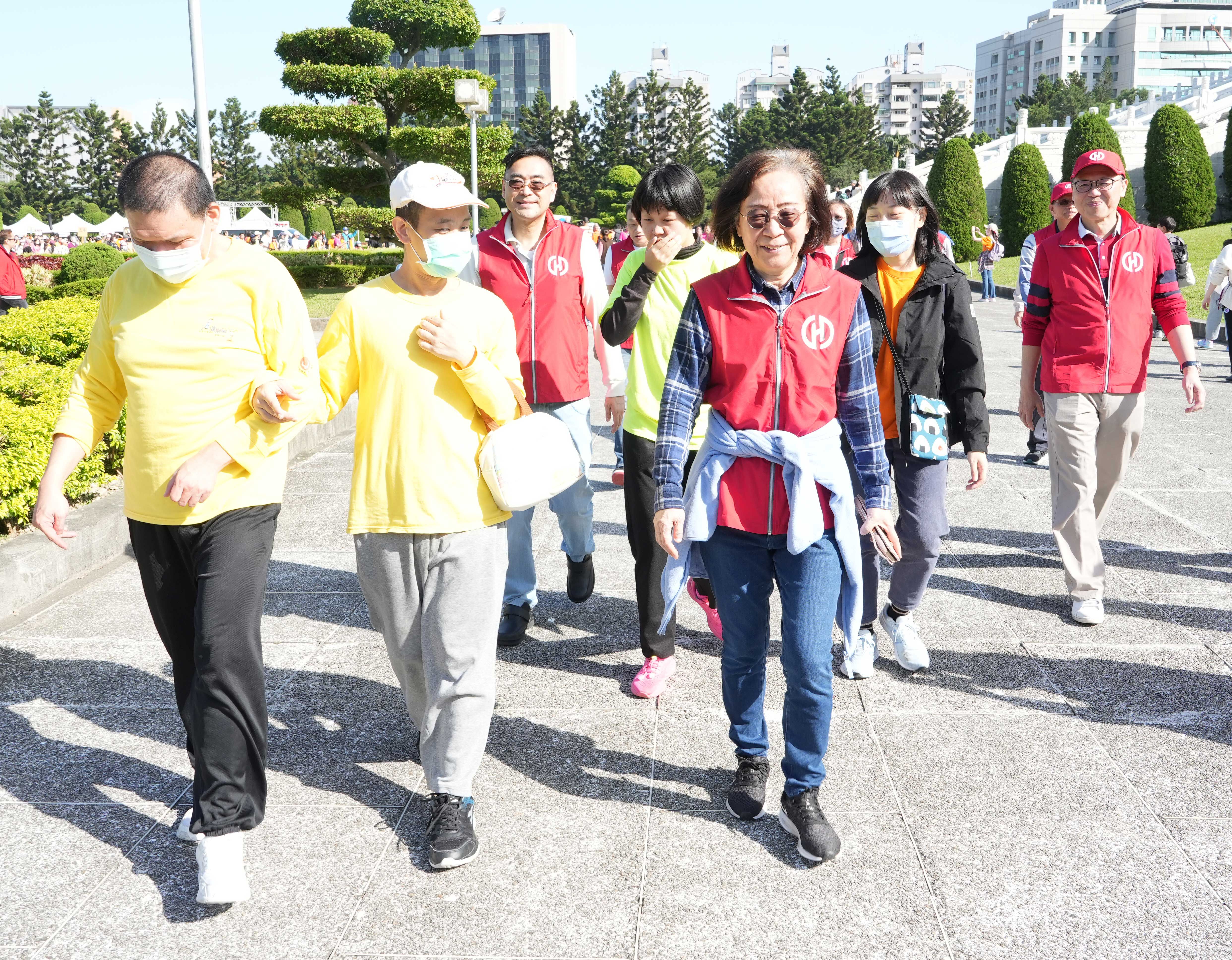 ▲▼ 華南銀行攜手第一社福舉辦「健康走 愛長久」 暖心陪伴心智障礙家庭戶外健走 。(圖/ 華南)