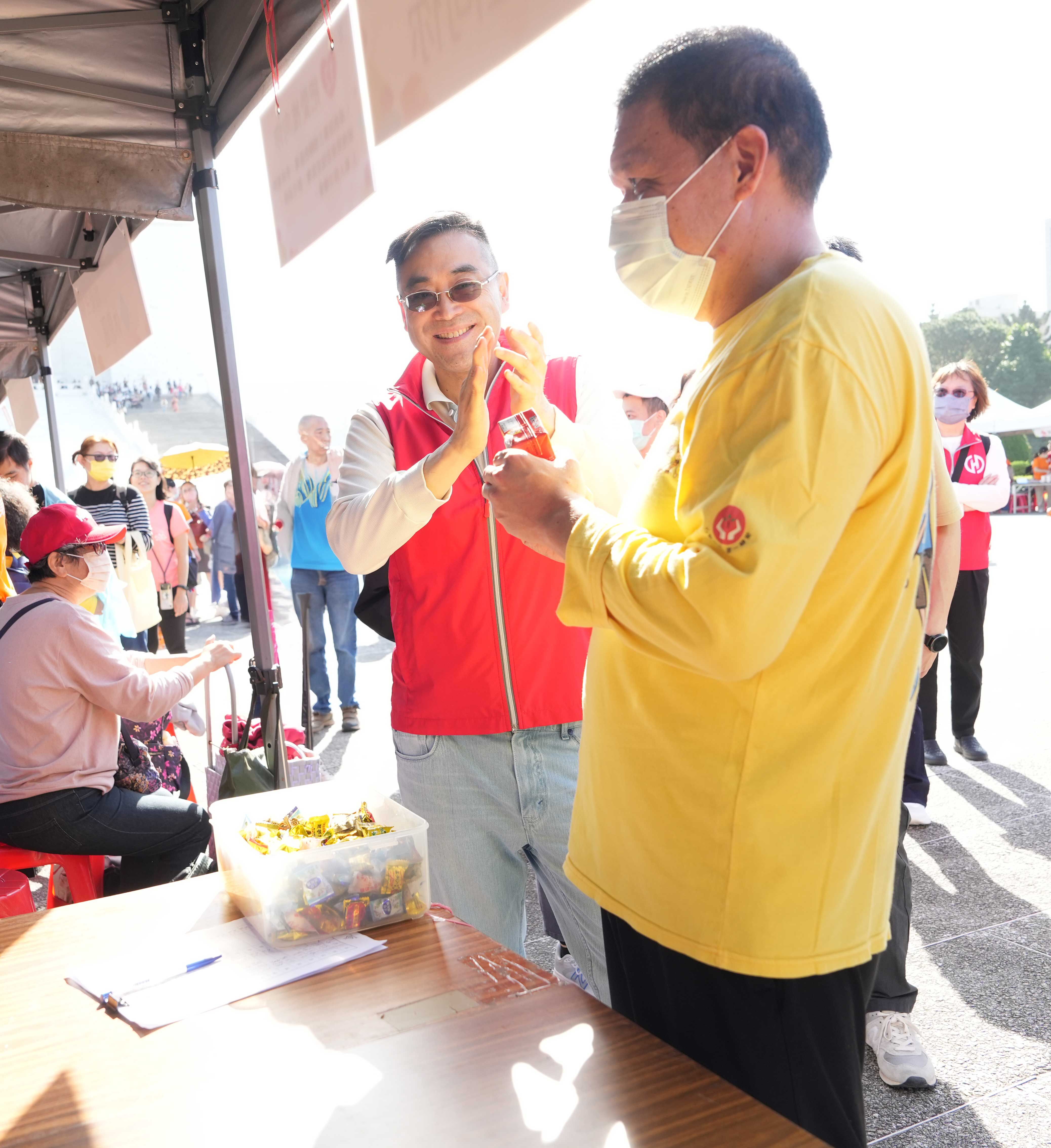 ▲▼ 華南銀行攜手第一社福舉辦「健康走 愛長久」 暖心陪伴心智障礙家庭戶外健走 。(圖/ 華南)