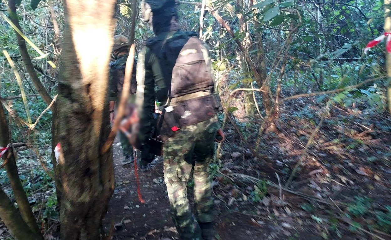 ▲▼中國籍男子非法入境泰國時,在邊境誤踩地雷重傷。(圖/翻攝自民意報)