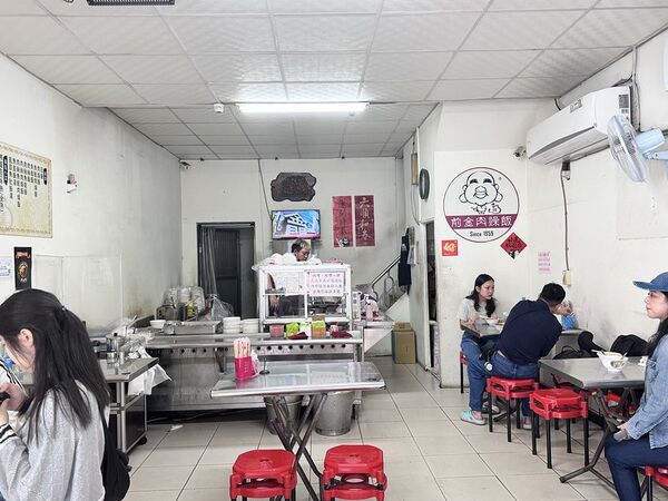 ▲▼前金半熟鴨蛋包肉燥飯飄香65年。(圖/部落客小虎提供)