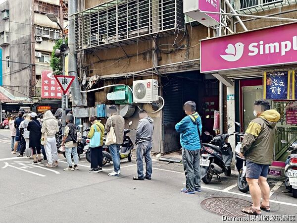 ▲▼永和燒臘便當推薦超人氣大份量四配菜便當。(圖/部落客darren提供)