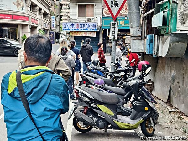 ▲▼永和燒臘便當推薦超人氣大份量四配菜便當。(圖/部落客darren提供)