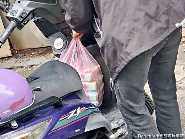 ▲▼永和燒臘便當推薦超人氣大份量四配菜便當。(圖/部落客darren提供)