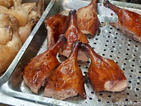 ▲▼永和燒臘便當推薦超人氣大份量四配菜便當。(圖/部落客darren提供)