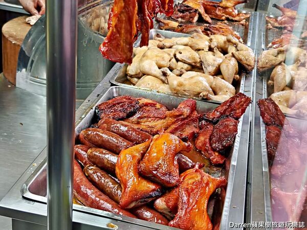 ▲▼永和燒臘便當推薦超人氣大份量四配菜便當。(圖/部落客darren提供)