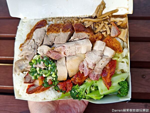 ▲▼永和燒臘便當推薦超人氣大份量四配菜便當。(圖/部落客darren提供)