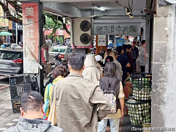 ▲▼永和燒臘便當推薦超人氣大份量四配菜便當。(圖/部落客darren提供)