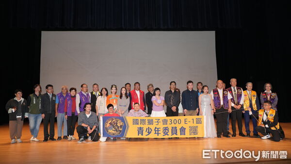 ▲混障綜藝團明(30)新營文化中心公益演出,肢障視障罕腦麻齊展生命力。(記者林東良翻攝,下同)