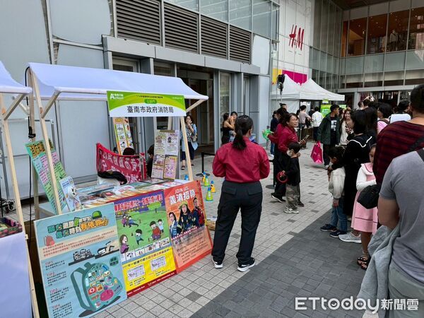 ▲青年公共參與成果展現場,消防知識大挑戰吸引青年踴躍參與。(記者林東良翻攝,下同)