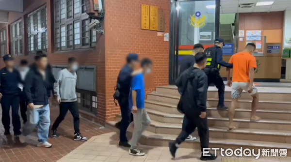 ▲▼新竹討債砍人,警逮8嫌到案。(圖/記者楊永盛翻攝)