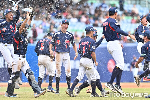 ▲▼2025第十三屆中信盃黑豹旗全國高中棒球大賽,平鎮高中拿下冠軍。(圖/記者李毓康攝)