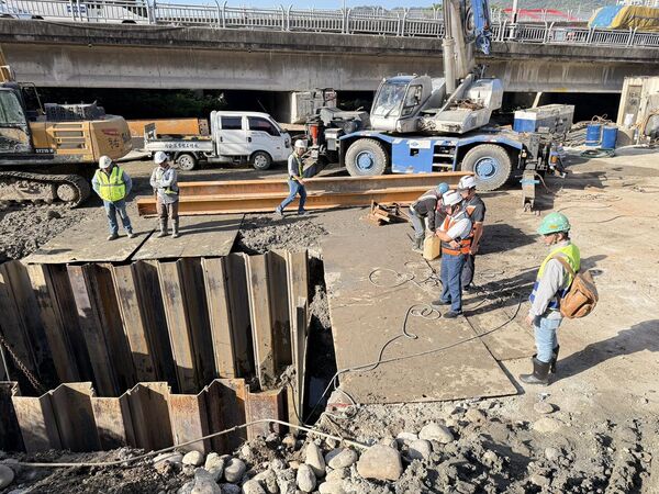 ▲淡北道路施工誤鑽水管釀6萬戶大停水48小時。(圖/翻攝自Facebook/工程圖輯隊-新北工務局)