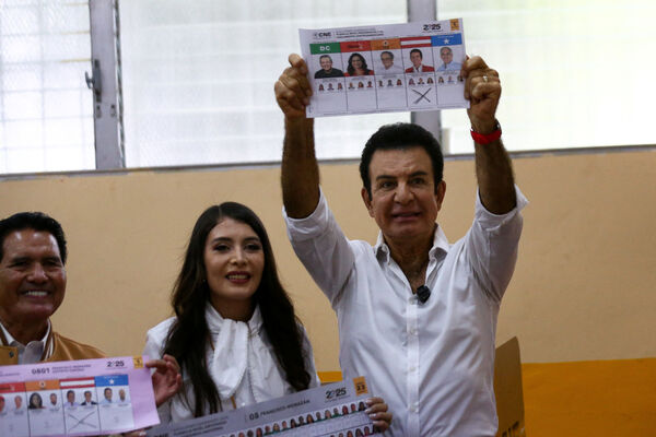 ▲▼宏都拉斯中間右派反對黨自由黨候選人納斯拉亞(Salvador Nasralla)。(圖/路透)