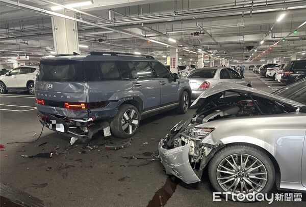 ▲▼男子毒駕在大賣場前後連撞3車。(圖/民眾提供,下同)